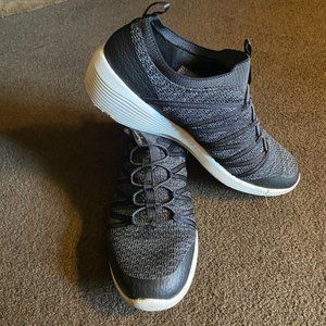 Women's Size 8.5 Sketchers Shoes